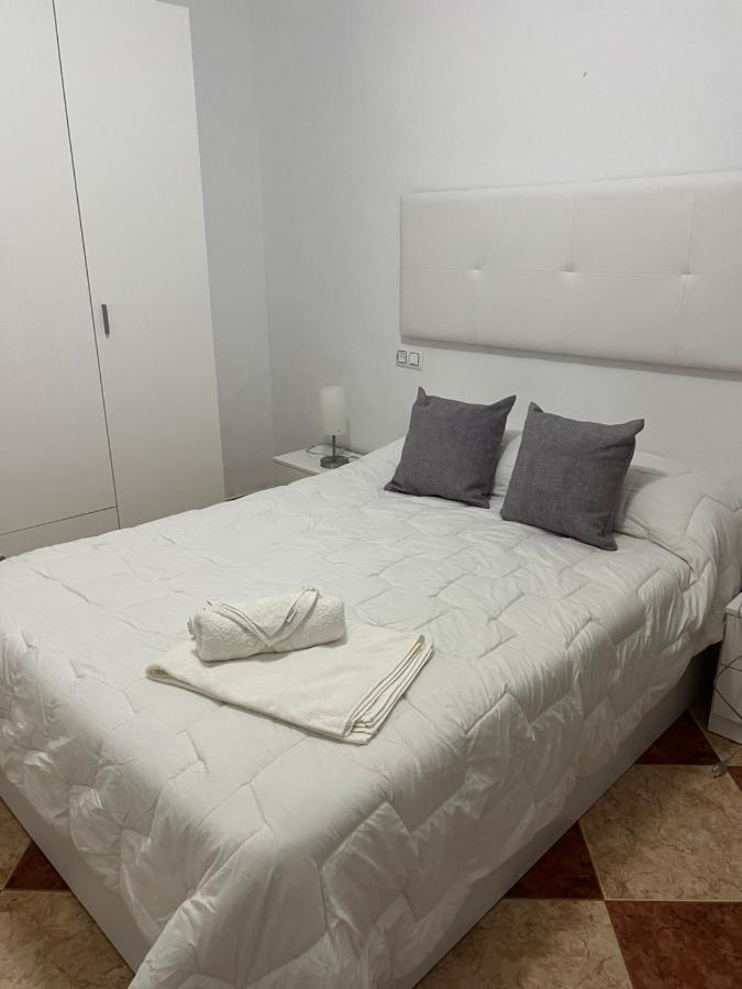 El Torreon 3 Apartment Lora del Río Exterior foto